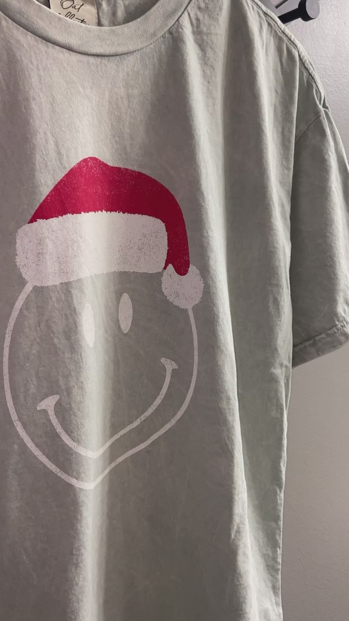 “Smiley Santa” Mineral Graphic T-shirt